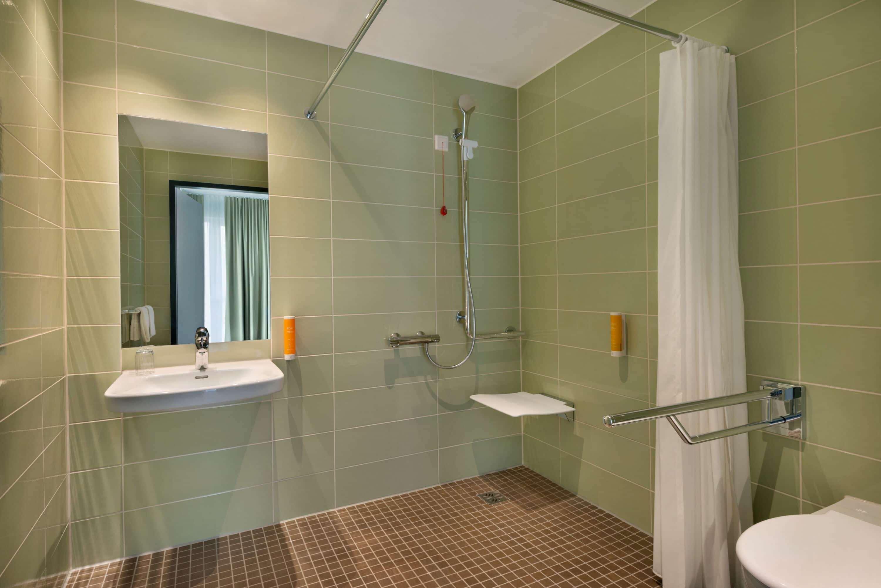 Super 8 By Wyndham Augsburg Hotel Ngoại thất bức ảnh